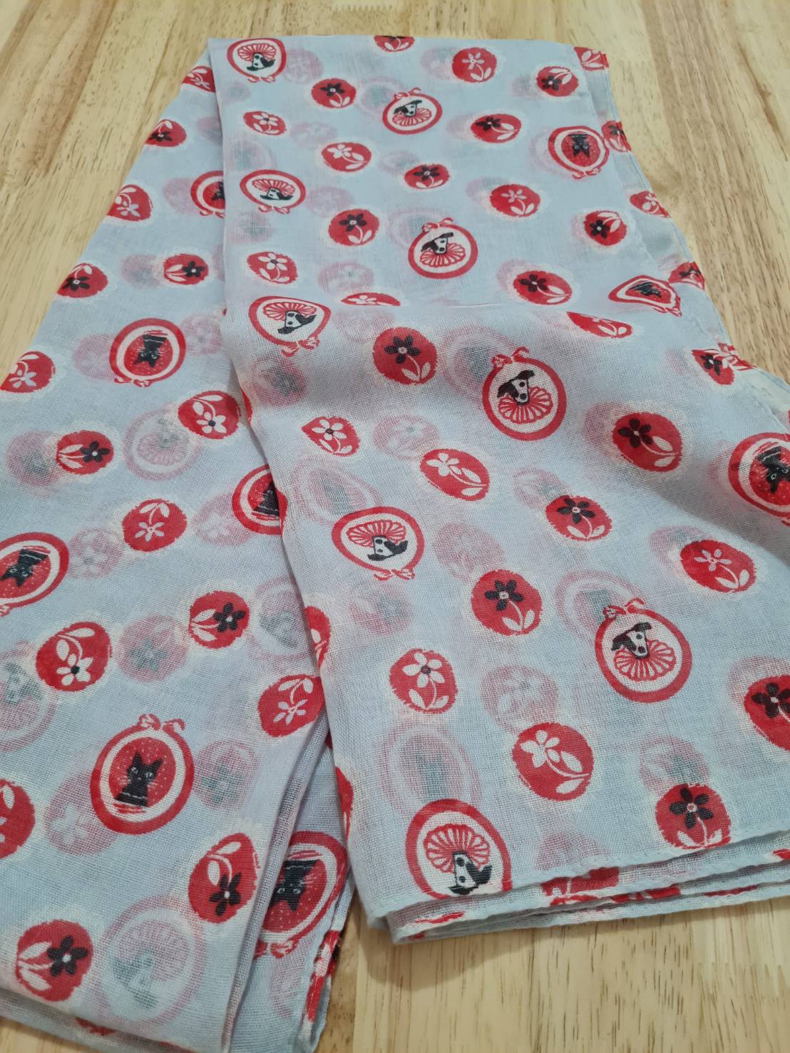 ผ้าคลุมไหล่ Uniqlo (ของใหม่) ผ้านุ่ม เบาบาง