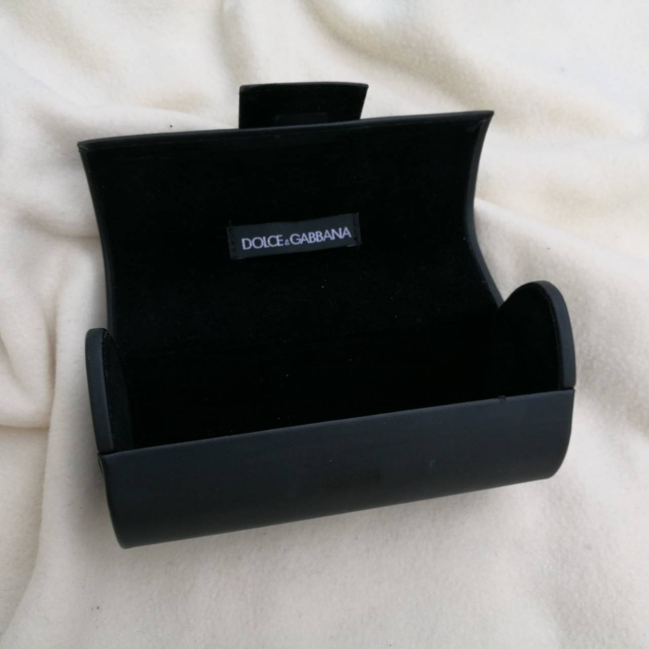 กล่องแว่นตา DG ของแท้ กล่องสวยมาก