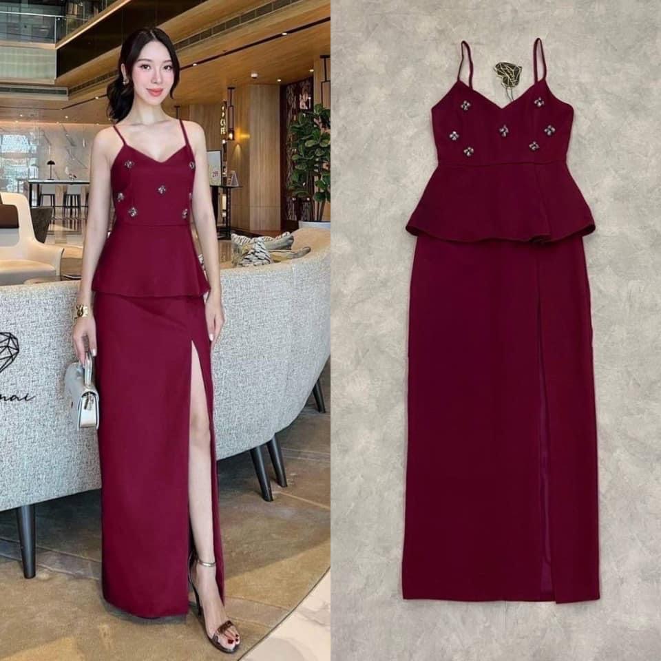 เดรสสายเดี่ยวสีแดงเลือดหมูปักเพชร ช่วงเอวทรงผ่าหน้าสูง ใส่สวยเข้ารูป ใส่สบาย : สินค้าคุณภาพ (พร้อมส่ง)