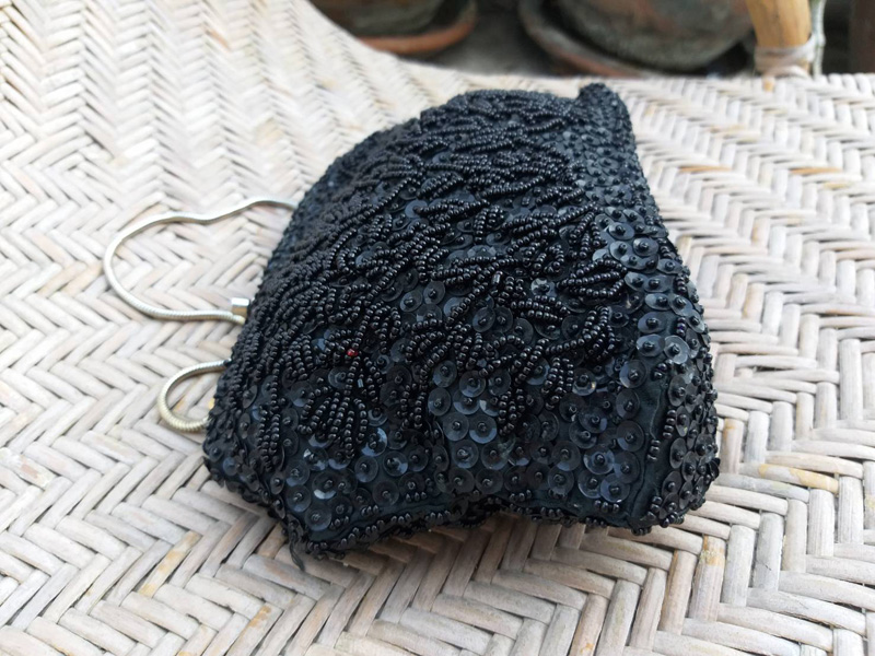 กระเป๋าหรูออกงานร้อยลูกปัด ปักเลื่อมทั้งใบ สวยมากๆๆ