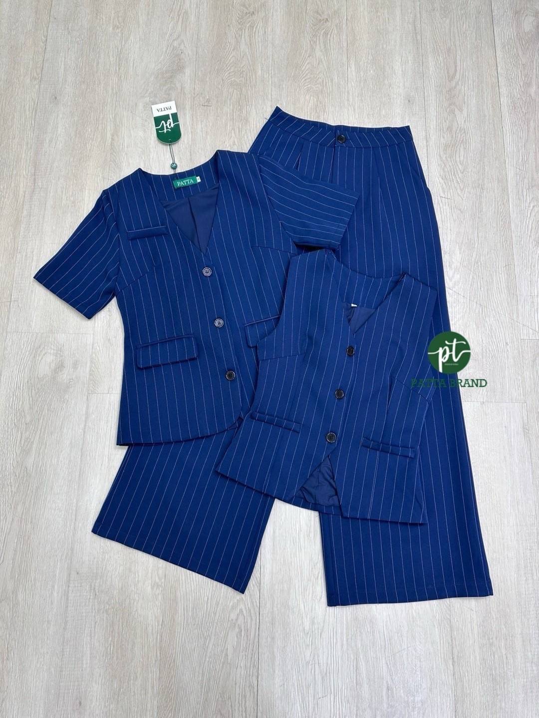 Set3ชิ้น สีกรมลายทาง เสื้อเบลเซอร์แขนสั้นมีกระดุมหน้าและมีกระเป๋าใช้งานได้จริง มาพร้อมเสื้อแขนกุดตัวในมีกระดุมเรียงยาว ใส่แม๊ทช์คู่กันลงตัวมากๆ และมาคู่กางเกงขายาวทรงกระบอกทรงสวย ใส่สบาย : สินค้าคุณภาพ (พร้อมส่ง)