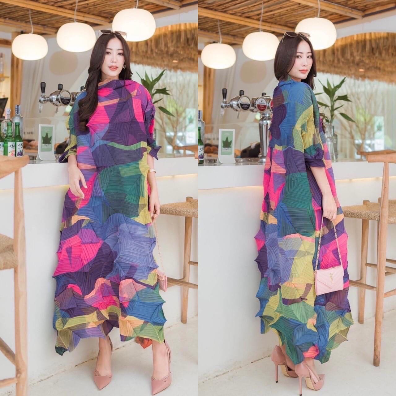 เดรสอัดพลีท ตัวยาวงานสวย Premium 👍🏻 แพตเทิร์นเรียบหรู ทรงแขน 3 ส่วน ✨✨ เนื้อผ้าอัดพลีทแบบใหม่ให้ดูแปลกตา สวยเก๋ ใส่สบาย สินค้าคุณภาพ (พร้อมส่ง)