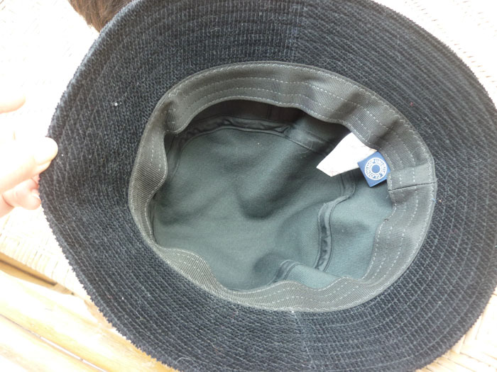 หมวกปีกกว้างผ้ากำมะหยี่สีดำ สวยเรียบหรู