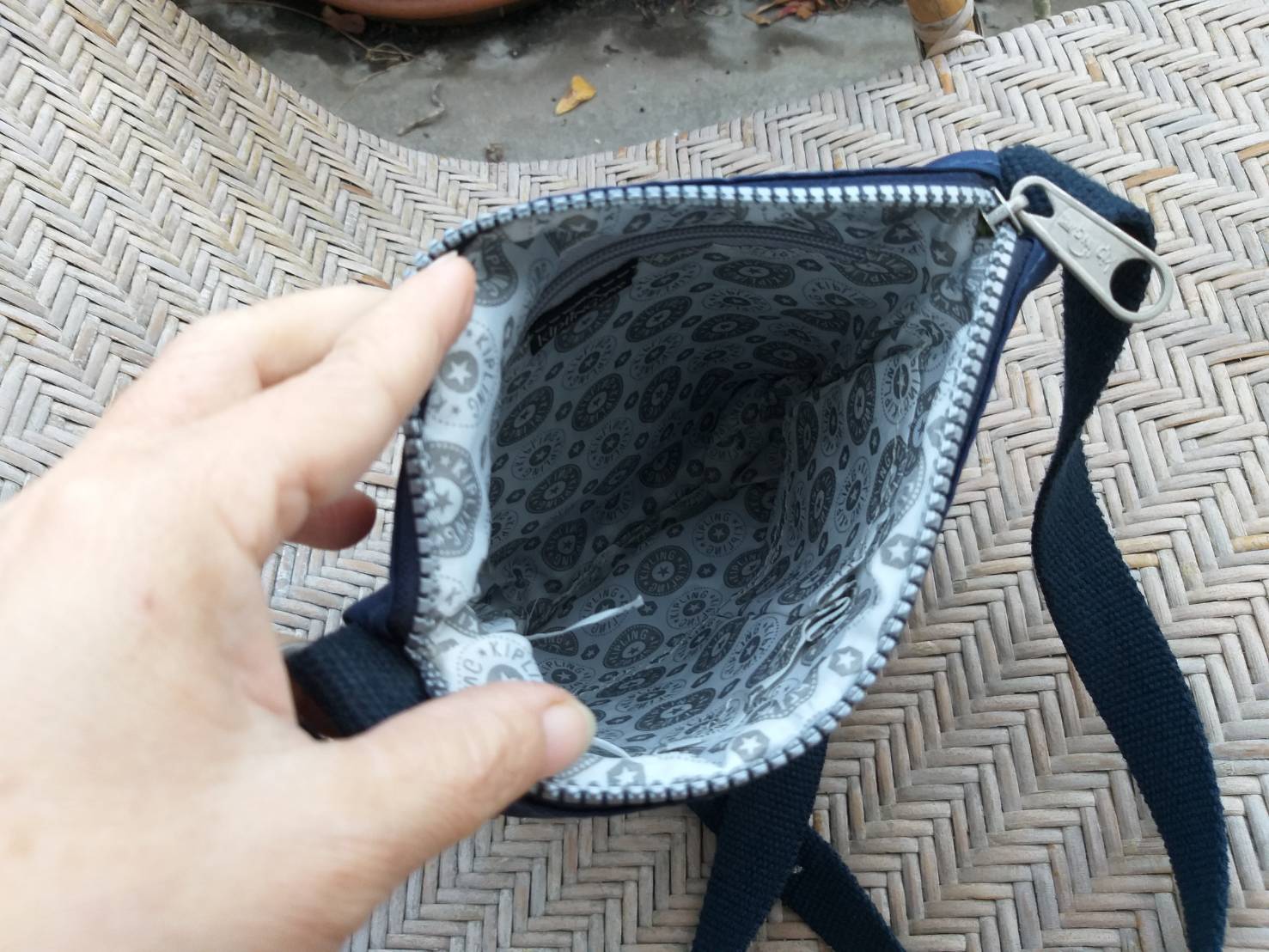 กระเป๋าสะพาย Kipling ของแท้