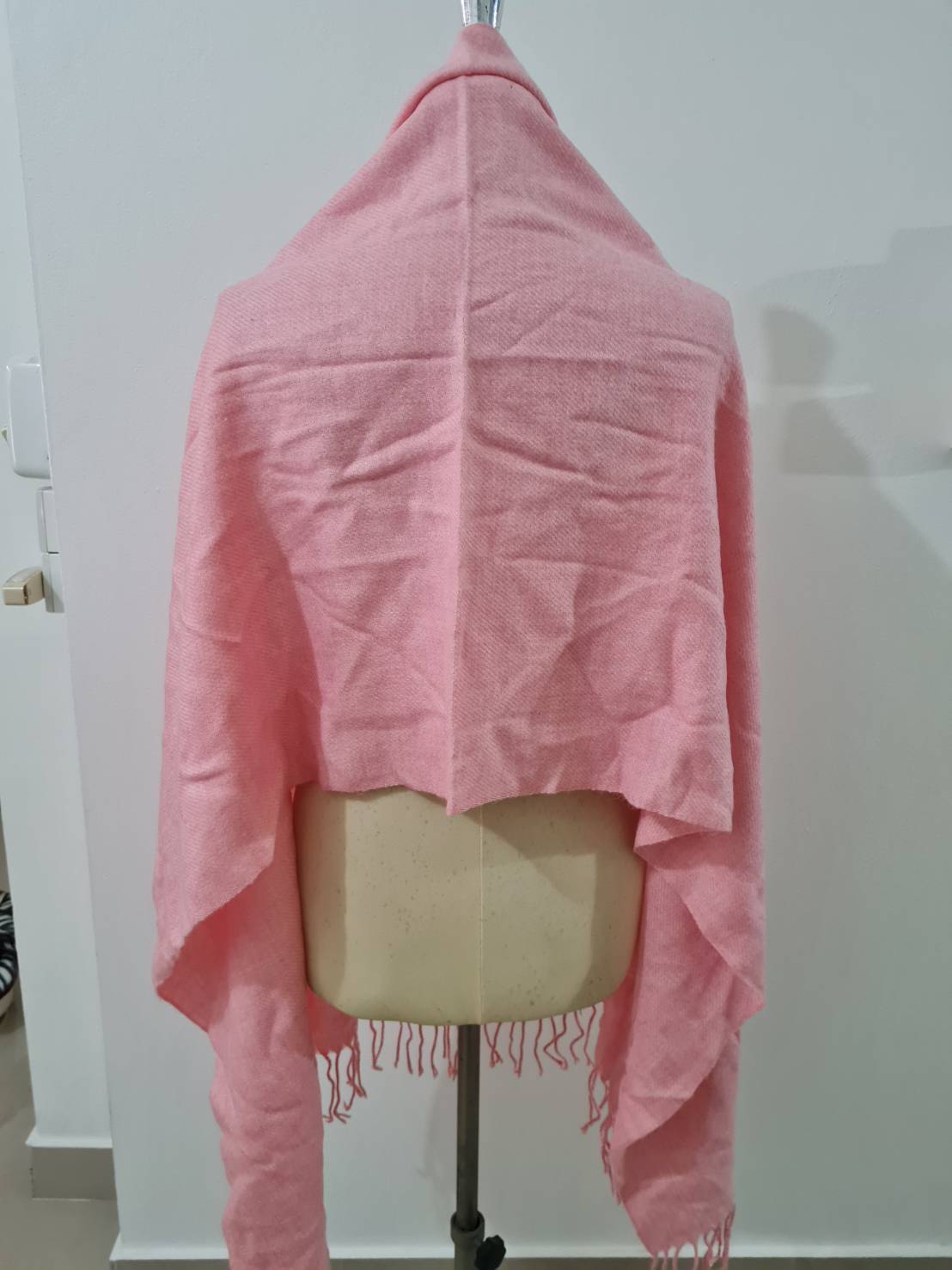 ผ้าคลุมไหล่ นุ่มมาก สีสวยยยยหวานนน (ของใหม่)