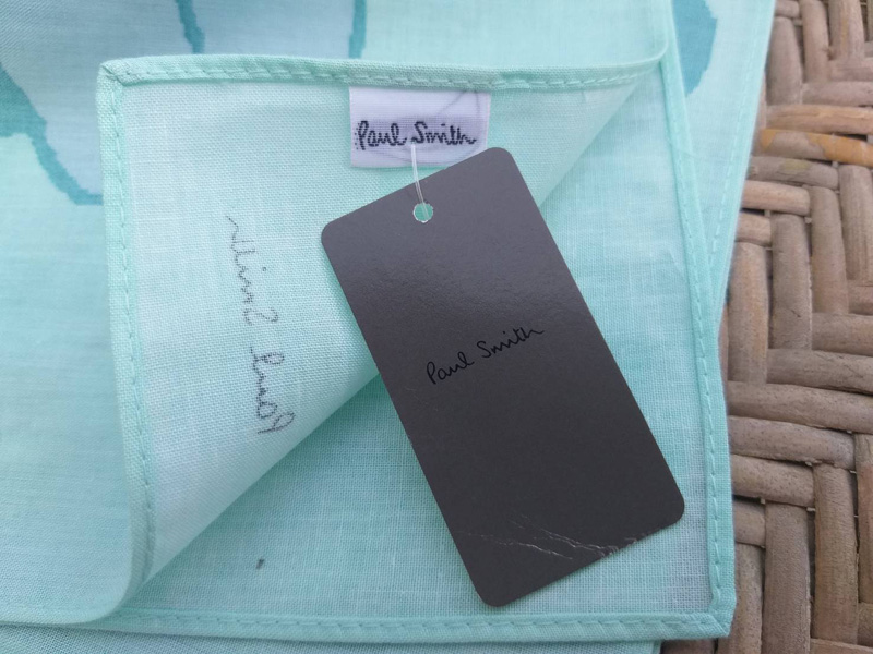 ผ้าเช็ดหน้า Paul Smith ลาย เกรทเทอร์ สวิสส์ เมาน์เทนด็อก (Greater Swiss Mountain Dogs)