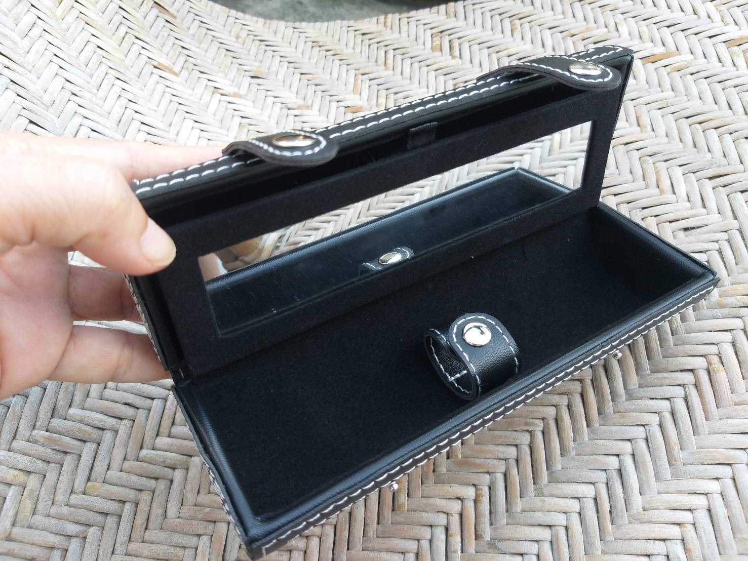 กระเป๋าใส่แปรงแต่งหน้า MAC (ของใหม่)