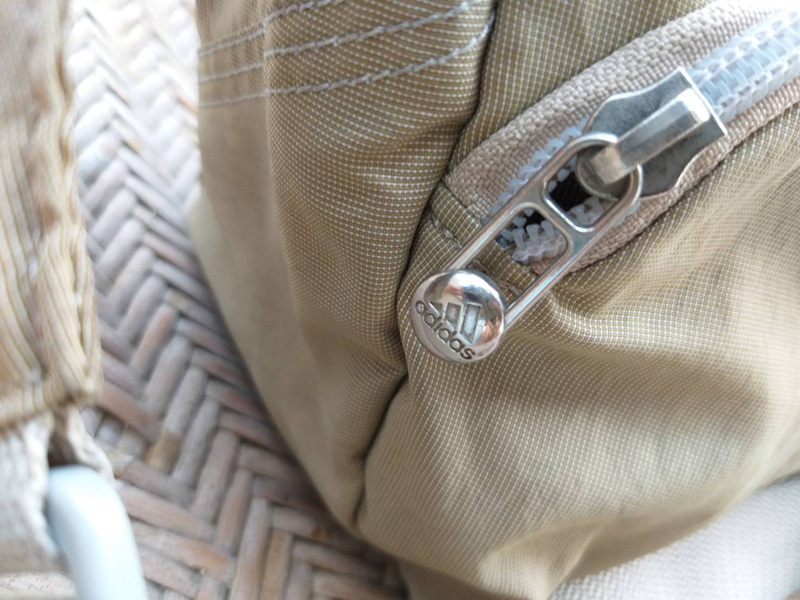 กระเป๋า adidas ของแท้