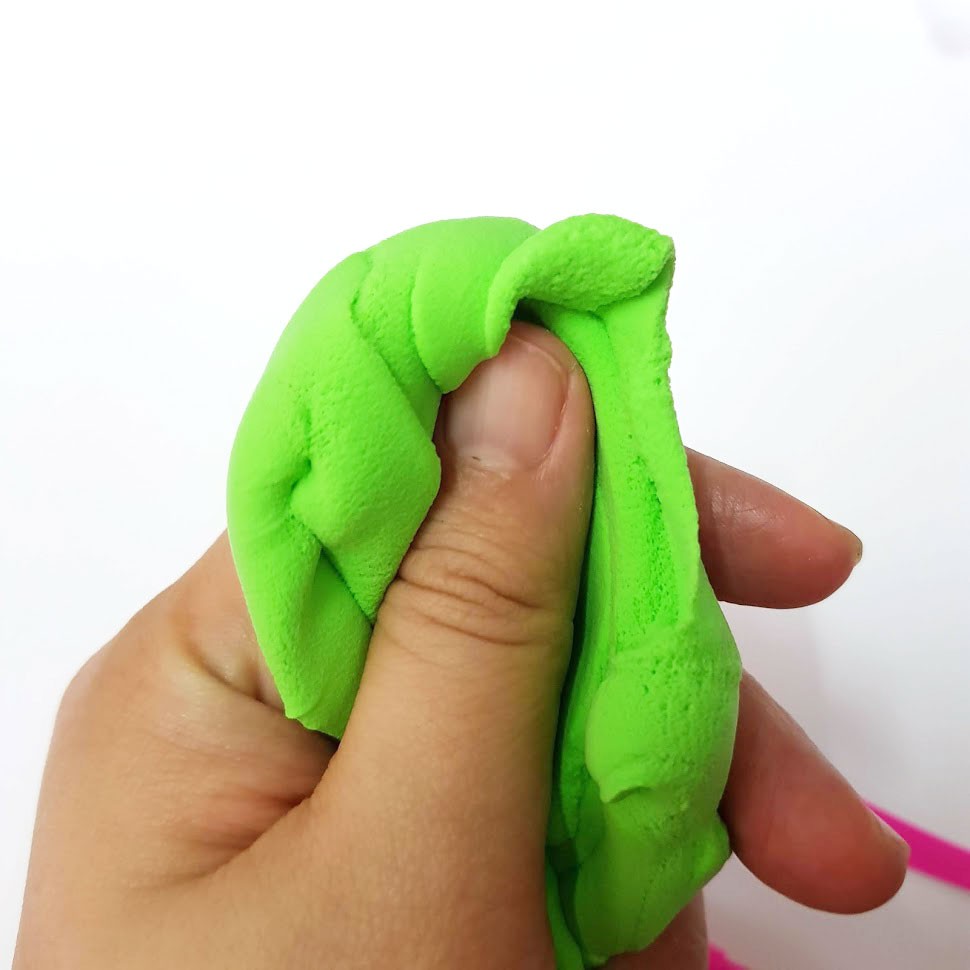 ดินเบา แพ็ค 12 สี พร้อมเครื่องมือปั้น 3 ชิ้น ปั้นดีไม่ติดมือ ปลอดภัยไร้สารพิษ Lightweight Moulding Clay