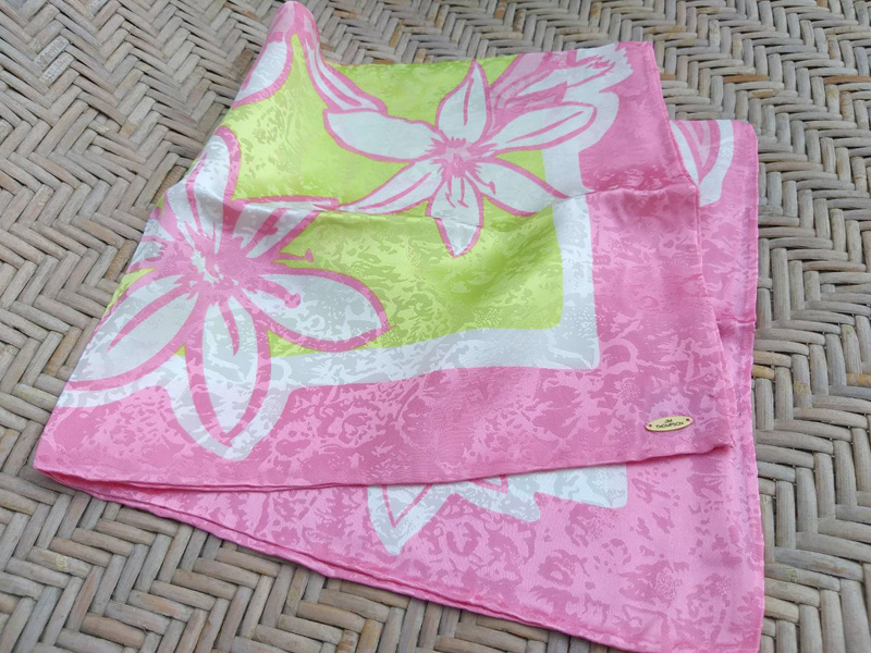 ผ้าไหม Jim Thompson มี 2 ลาย