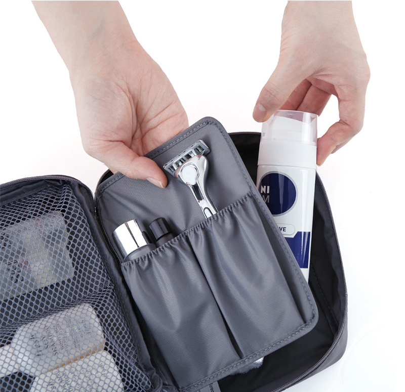 กระเป๋าอเนกประสงค์พกพาสะดวก สำหรับใส่อุปกรณ์เครื่องสำอาง อุปกรณ์ห้องน้ำ หรือสิ่งของจำเป็นอื่นเพื่อการเดินทาง ทำจากไนล่อนกันน้ำคุณภาพดี