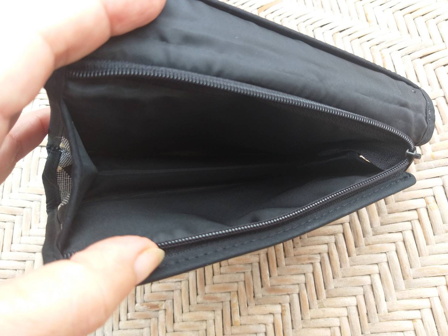 กระเป๋าเครื่องสำอางค์ NaRaYa พร้อมกระจก (ของใหม่)