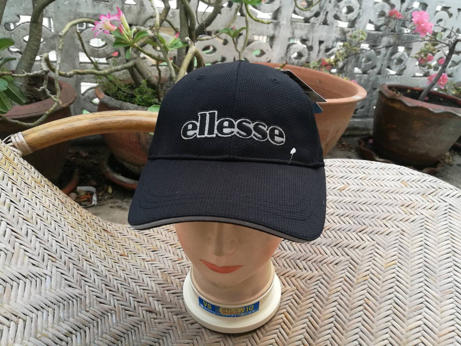 หมวกแก๊ปสีดำ ellesse (ของใหม่)