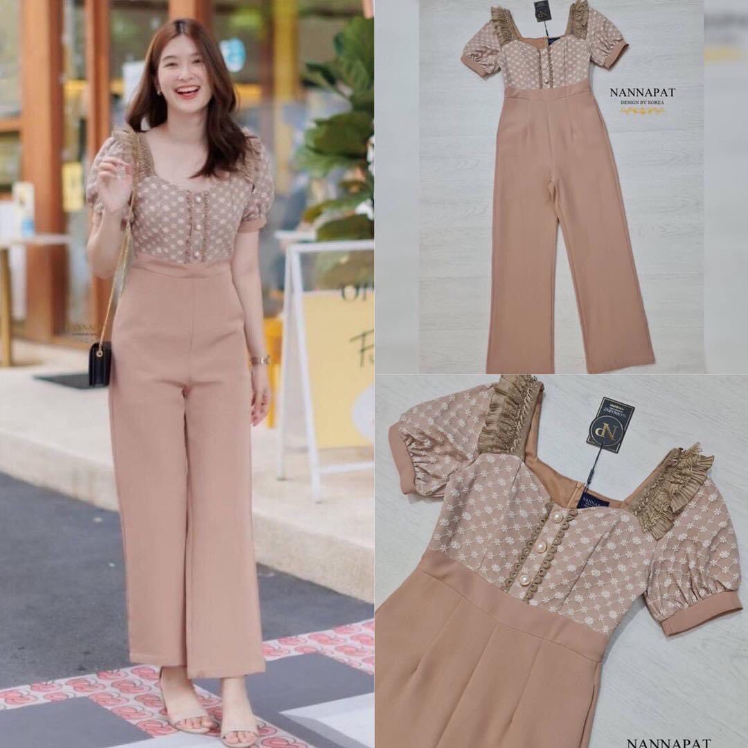 Jumpsuit สวยหรู ใส่ได้ทุกโอกาสเลยนะคะ งานพรีเมี่ยม ช่วงตัวผ้าทอลายดอกหนานุ่ม ใส่สบาย . สินค้าคุณภาพ (พร้อมส่ง)