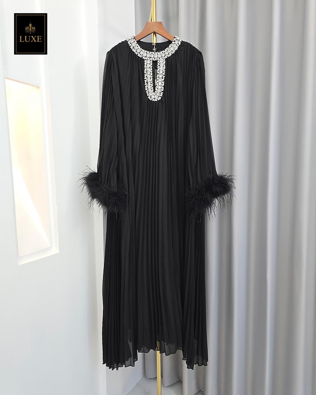 เดรสแขนยาว กระโปรงบานตัวปล่อย คัตติ้งประณีต กรุยกราย ใส่สบาย : สินค้าคุณภาพ (พร้อมส่ง)