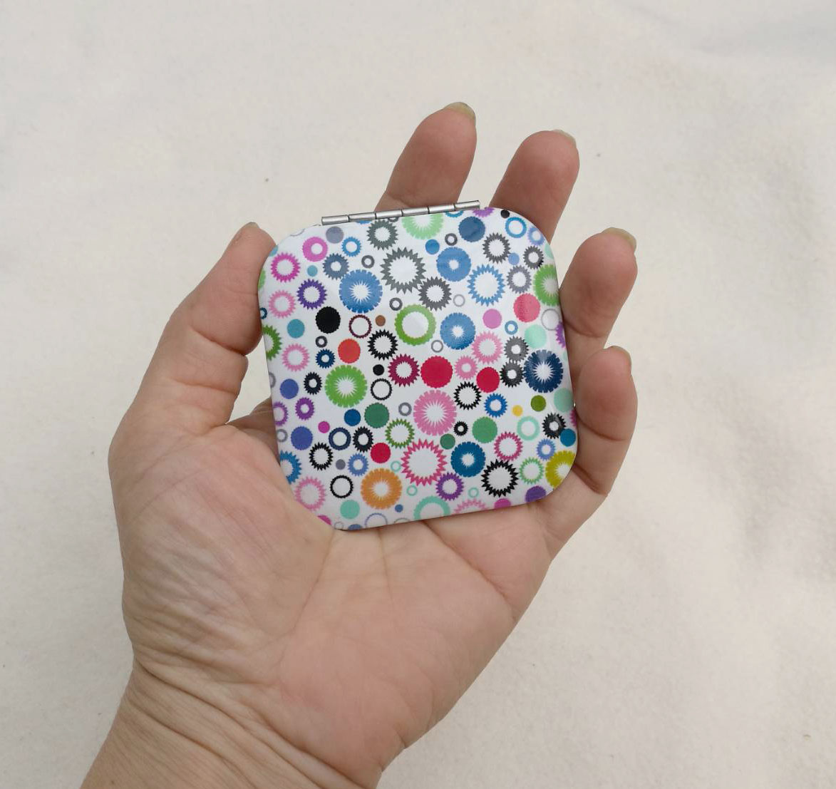 กระจกพับพกพา 2 ด้าน มีขยายด้วยค่ะ (ของใหม่)