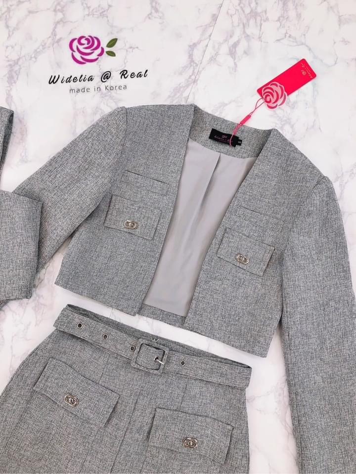 เซ็ท 3 ชิ้น เสื้อคลุมแขนยาวสวยทรงดี ด้านในมาพร้อมสายเดี่ยวทรงสวย มาเข้าชุดกับ กระโปรงทรงสอบตัวสวย ใส่สบาย สินค้าคุณภาพ (พร้อมส่ง)