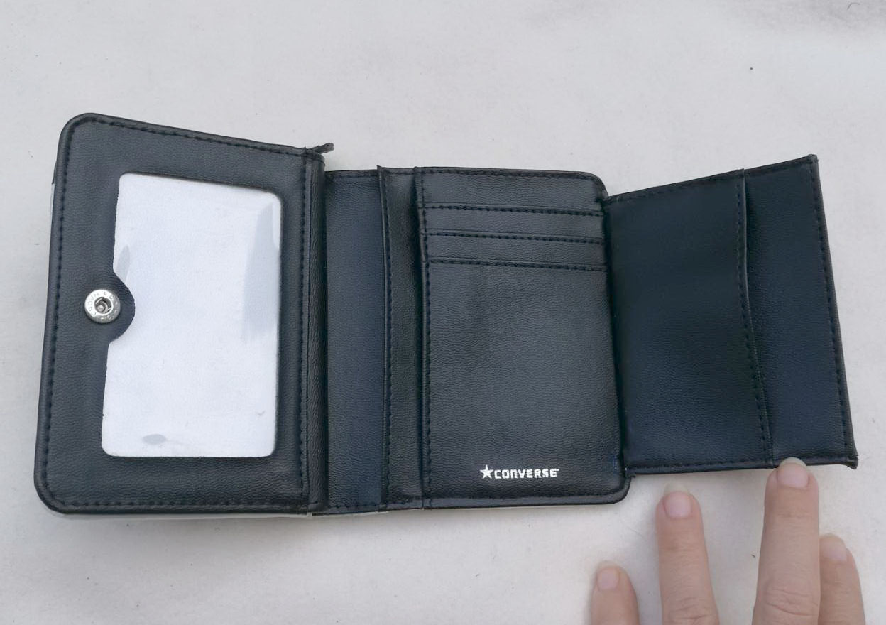 กระเป๋าสตางค์ CONVERSE สวยน่าใช้ ช่องเยอะ