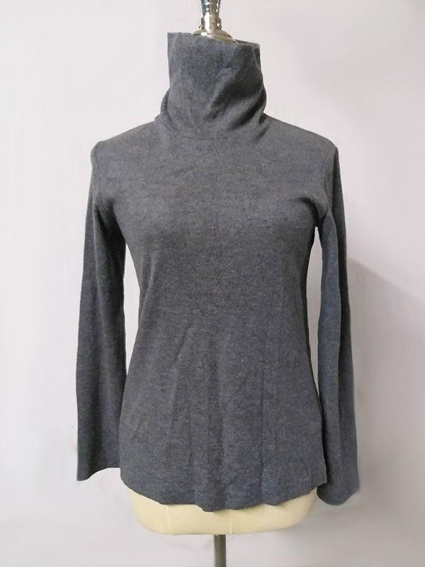 เสื้อฮีทเทคหญิง ผ้าฟลีซ Uniqlo heattech Sz M