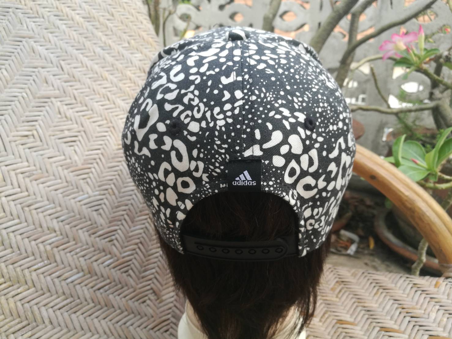 หมวกแก๊ปปีกแบน adidas (ของใหม่)