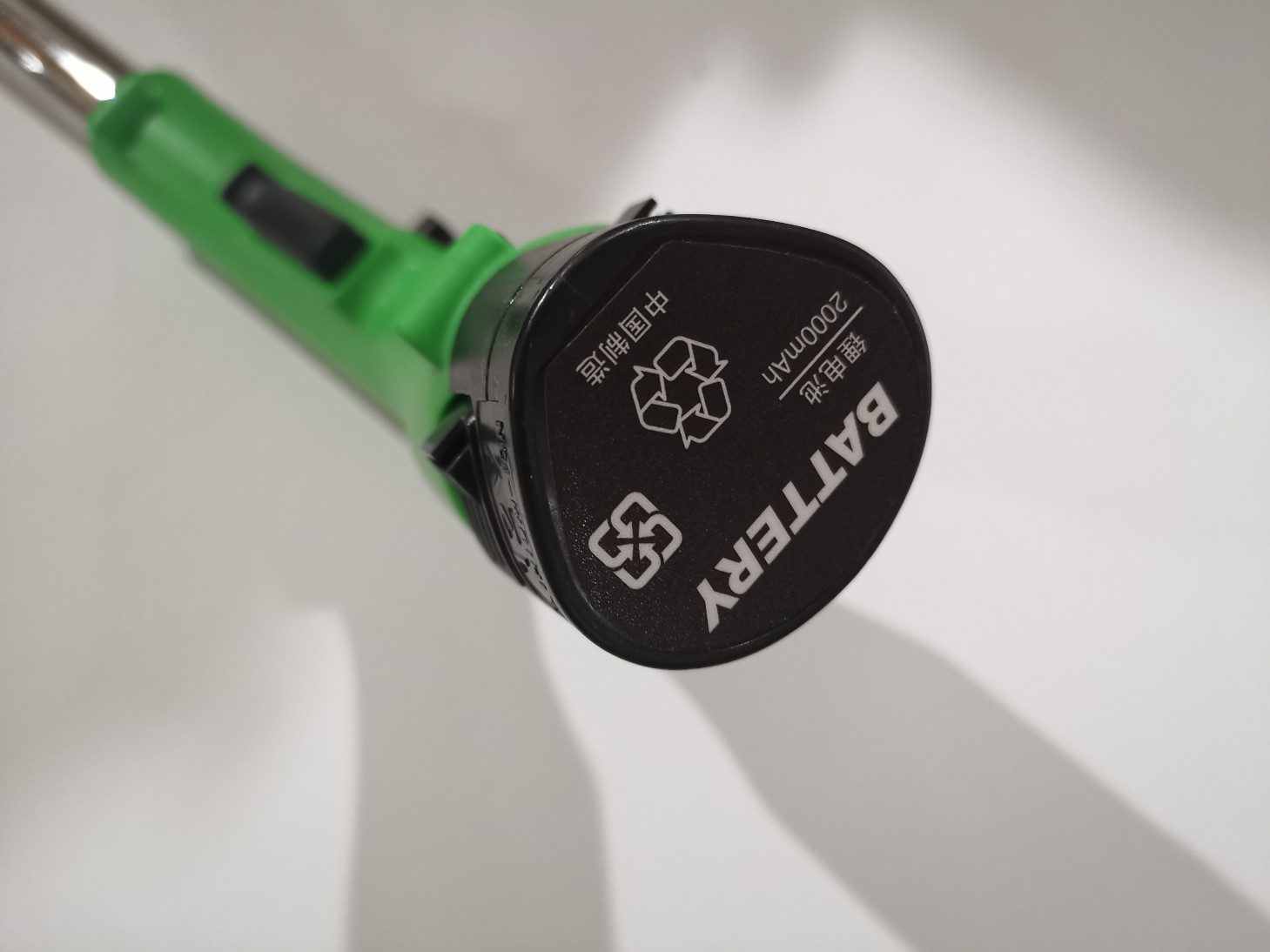 เครื่องตัดหญ้าแบตเตอรี่ขนาดเล็ก เครื่องตัดหญ้าไร้สาย เครื่องตัดหญ้าไฟฟ้า