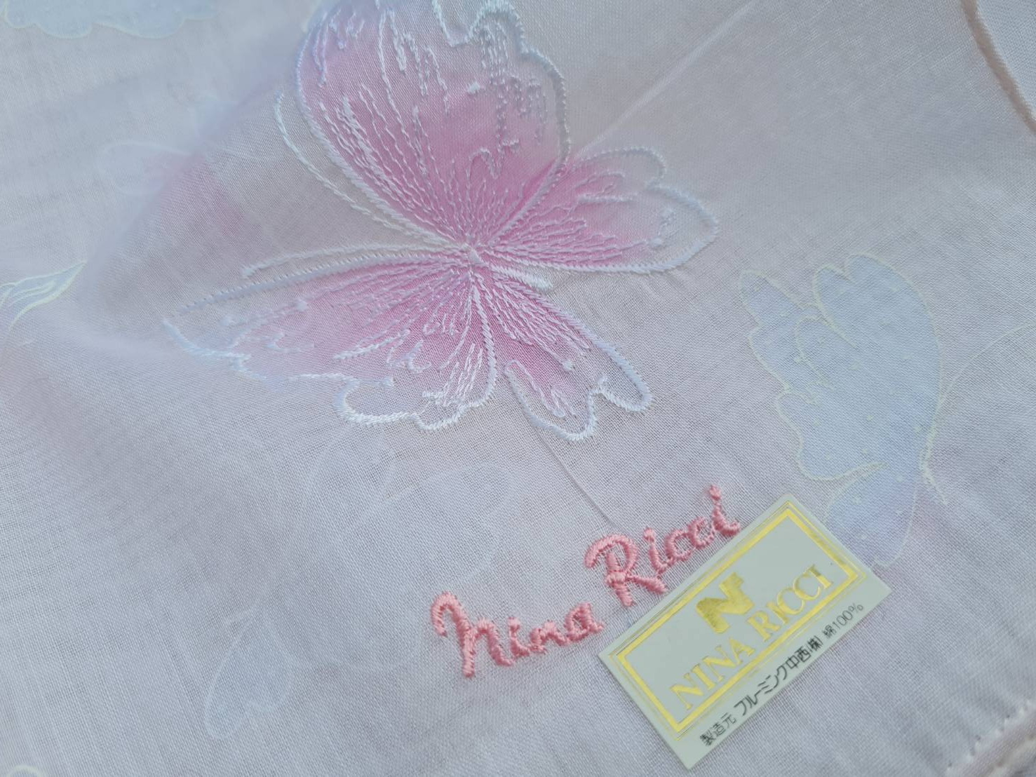 ผ้าเช็ดหน้า NINA RICCI สวยหวานนนน ผ้านุ่ม