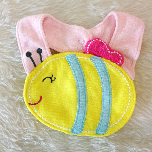 NanaBaby ผ้ากันเปื้อนเด็ก ผ้าซับน้ำลายเด็ก เนื้อผ้าขนหนู ปักลายการ์ตูนน่ารัก สุดพรีเมี่ยม