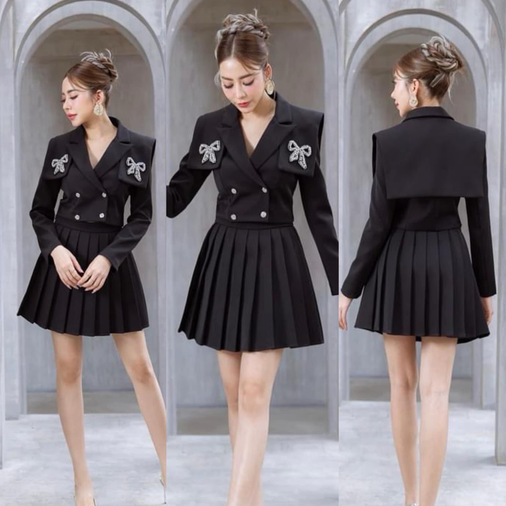เซตเสื้อ ครอปสูทแต่งโบว์เพชร+กระโปรงจีบรอบ เนื้อผ้า เกรดเอ ใส่สบาย สินค้าคุณภาพ (พร้อมส่ง)
