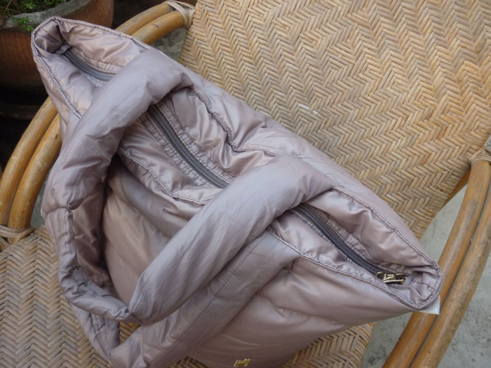 กระเป๋าบุขนนก ROOTOTE FEATHER ROO GRANDE