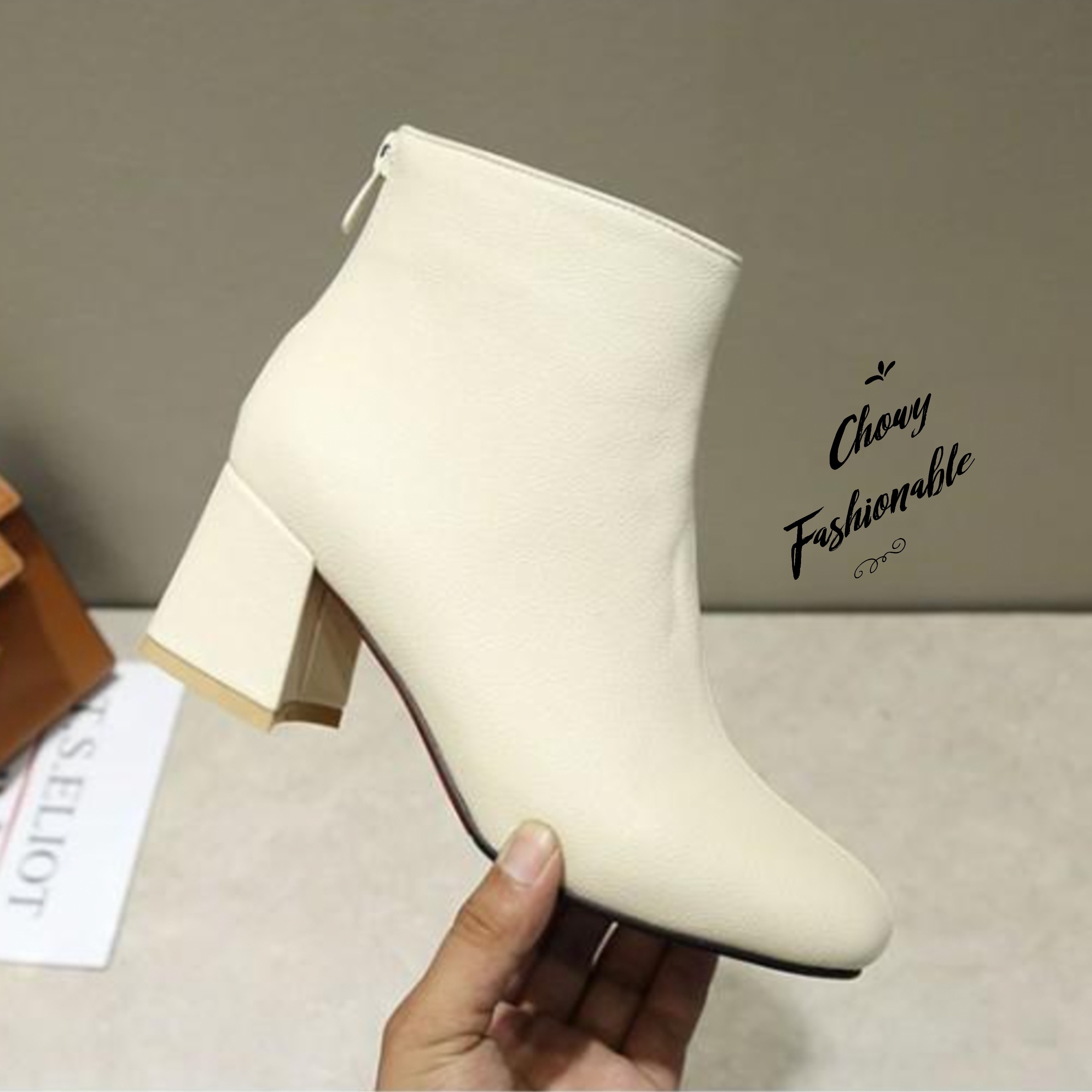 รองเท้าบูทไซส์ใหญ่ 43-46 บู้ทไซส์ใหญ่ บูทส้นสูง บูทหุ้นข้อ บูทสั้นไซส์ใหญ่ Cream Nude Boot High Heel KR1177