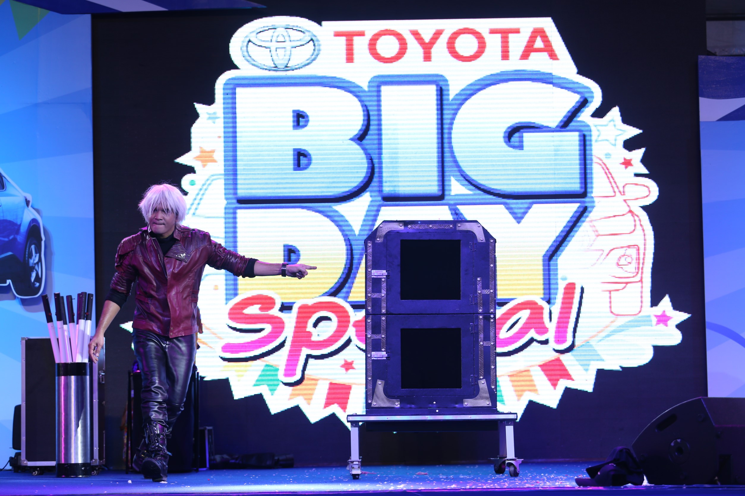 มายากล นักมายากล การแสดง โชว์ Magic Show "งาน TOYOTA BIG DAY" 26/05/2562
