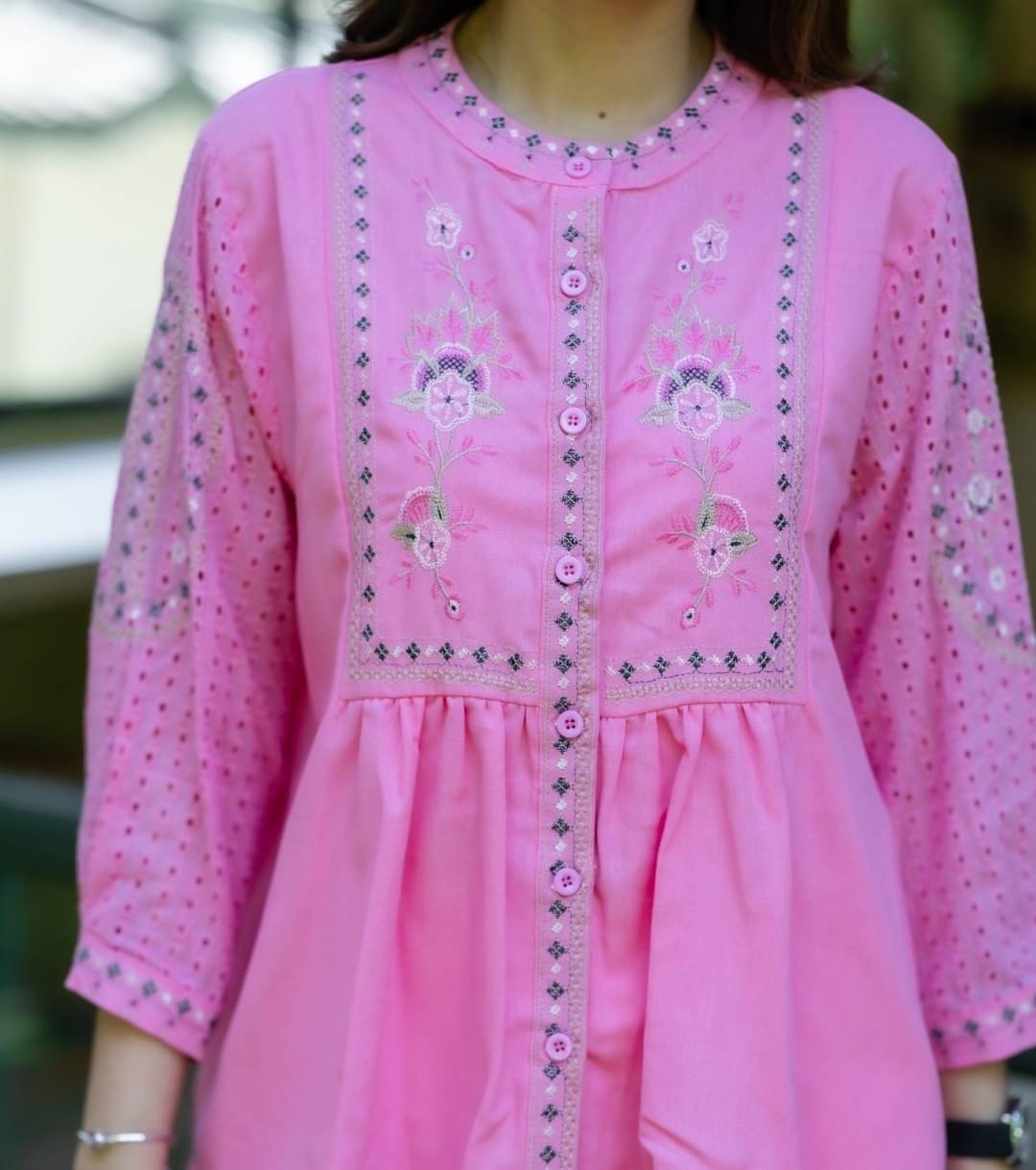 เสื้อผ้าลินินผสมฝ้ายเกรดพรีเมี่ยม งานปักสไตส์ วินเทจ ใส่สบาย : สินค้าคุณภาพ (พร้อมส่ง)