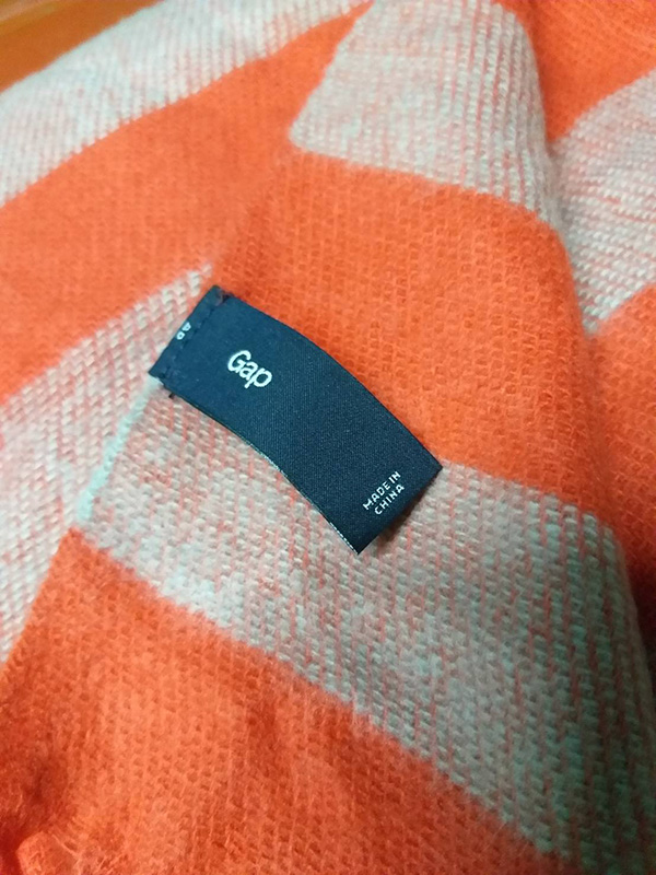 ผ้าคลุมไหล่ GAP ไหมพรมเนื้อนุ่ม (ของใหม่)