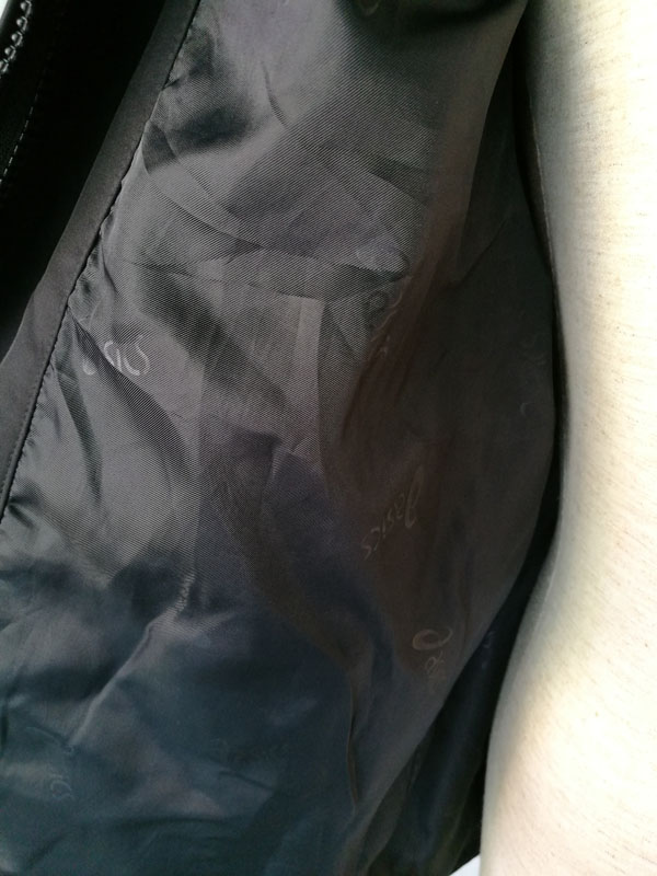 แจ็คเก็ตสปอร์ต asics สีดำ ผ้าดีมาก หนานุ่มอุ่นมาก