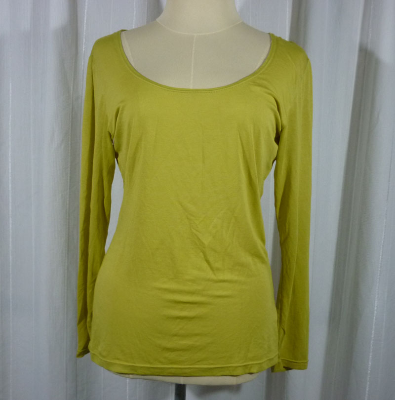 เสื้อฮีทเทคหญิง Uniqlo heattech Sz L