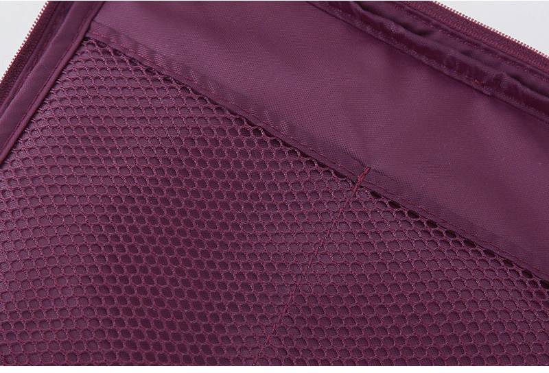 กระเป๋าอเนกประสงค์พกพาสะดวก สำหรับใส่อุปกรณ์เครื่องสำอาง อุปกรณ์ห้องน้ำ หรือสิ่งของจำเป็นอื่นเพื่อการเดินทาง ทำจากไนล่อนกันน้ำคุณภาพดี