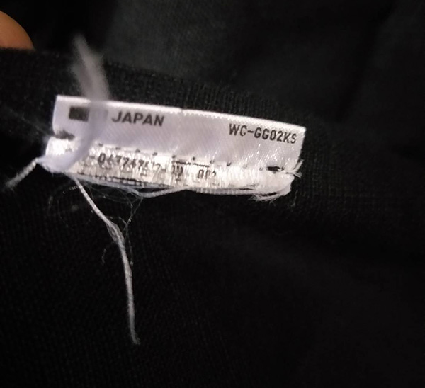ผ้าพันคอ ผ้าคลุมไหล่ Uniqlo สีดำพื้น