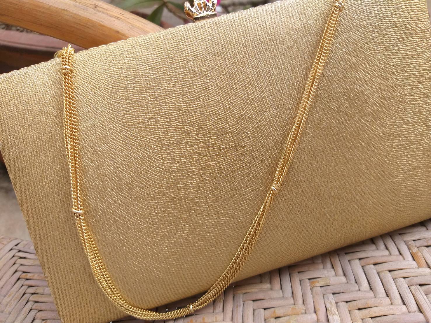 กระเป๋าหรูออกงาน ผ้าดิ้นทอง สวยมากกกก