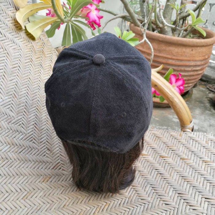 หมวกแก๊ปผ้าลูกฟูกสีดำ (ของใหม่)