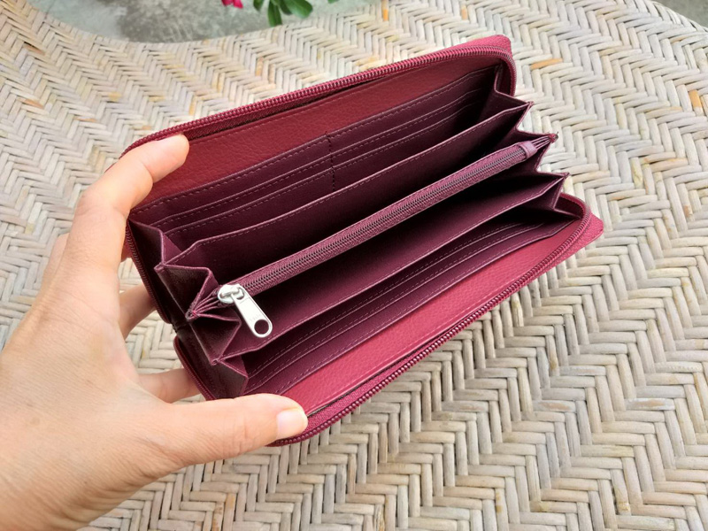 กระเป๋าสตางค์หนังนกกระจอกเทศ สวยมากก ช่องเยอะ