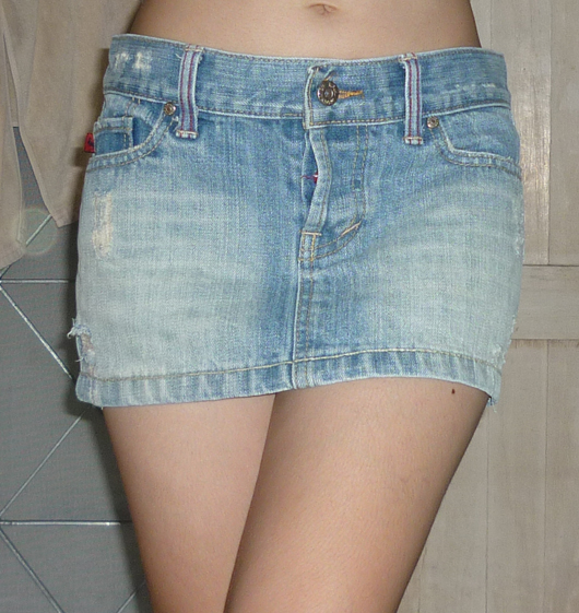 กระโปรงยีนส์ฟอกซีด เซอร์ๆ น่ารักเซ็กซี่ 32-34-9.5