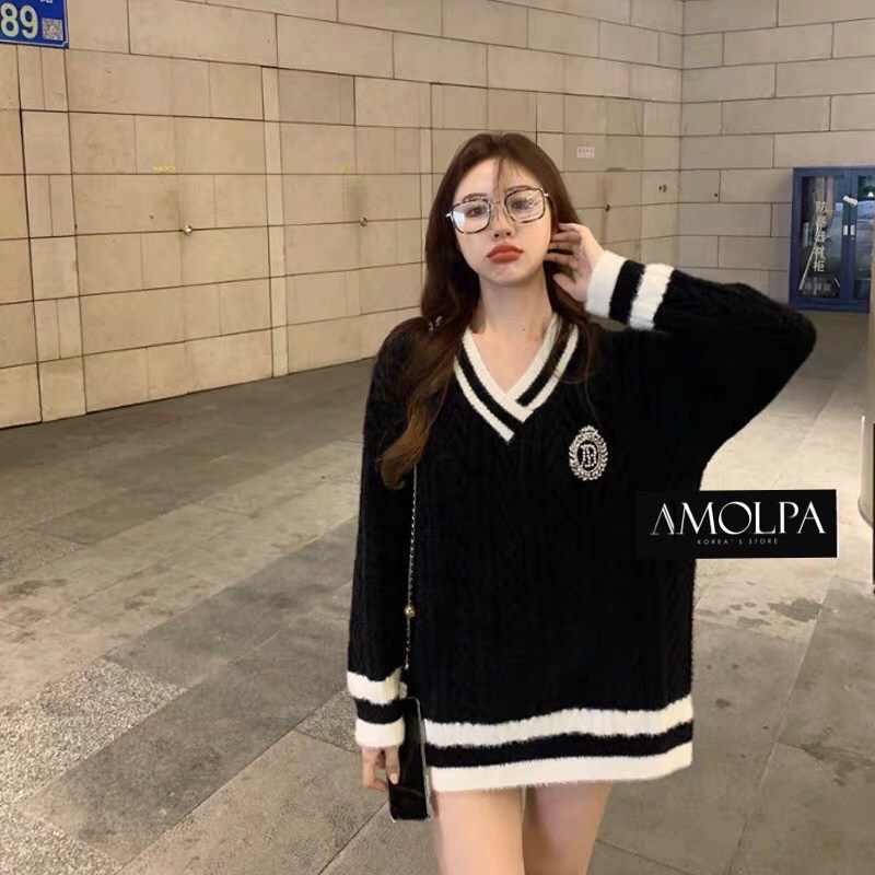 เสื้อ TOP SWEATER งานไฮเอนนนน ดีไซน์เก๋ๆ คอวี หน้าอกปักLOGO ผ้าหนานุ่มเด้งนิ่ม มากรุ่นนี้ การันตรี งานผ้าใส่สบาย ไม่ร้อนเลยตัวนี้ งานสวยมาก งานคุณภาพการันตรี ป้าย Tag : สินค้าคุณภาพ (พร้อมส่ง)