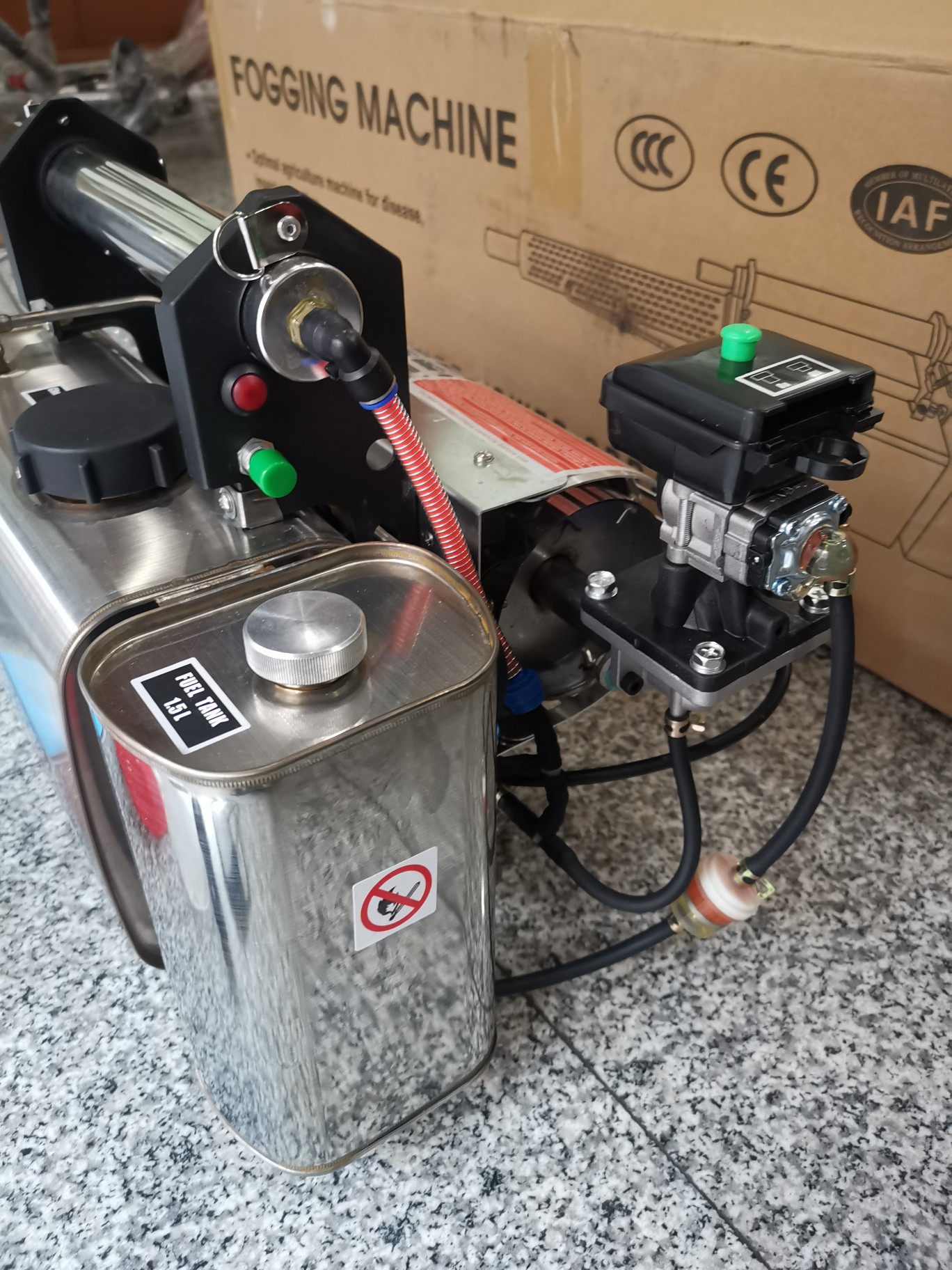 เครื่องพ่นควัน กำจัดยุง รุ่นพรีเมียม ผลิตจากสแตนเลส 316 อย่างดี แบตเตอรี่แบบ snap พร้อมอุปกรณ์ครบชุด เครื่องพ่นยุง แมลง