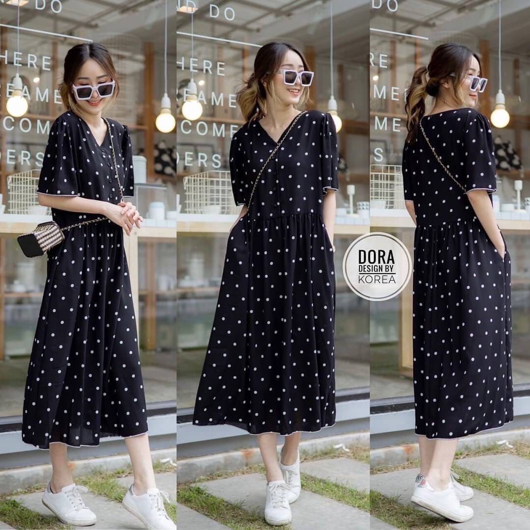 เดรสจุด style korea ผ้าทิ้งตัว ช่วงตัวมีกระดุม ชุดนี้แนะนำเลยค่ะ ป้าดีใส่สบายทิ้ง สีครีมจุด สีน้ำตาล , สีดำจุดขาว มีกระเป๋า 2 ข้าง สินค้าคุณภาพ (พร้อมส่ง)