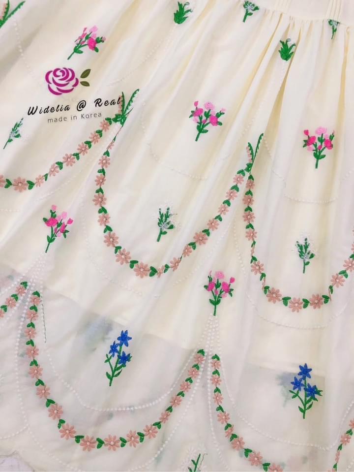 เซตเสื้อบราตัวสวยทรงดี มีกิมมิคสายพันรอบเอวผูกโบเก๋ มาเค้าชุดกับ กระโปรงทรงเอบานพริ้วสวย ใส่สบาย สินค้าคุณภาพ (พร้อมส่ง)