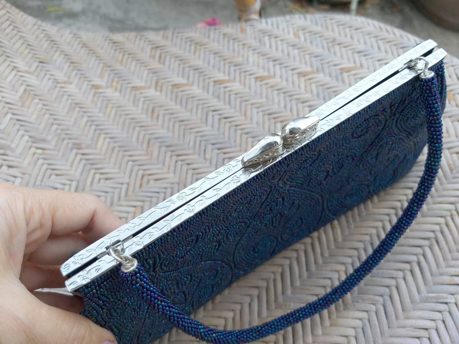 กระเป๋าหรูออกงานร้อยลูกปัดทั้งใบ สวยมากๆๆ (ของใหม่)