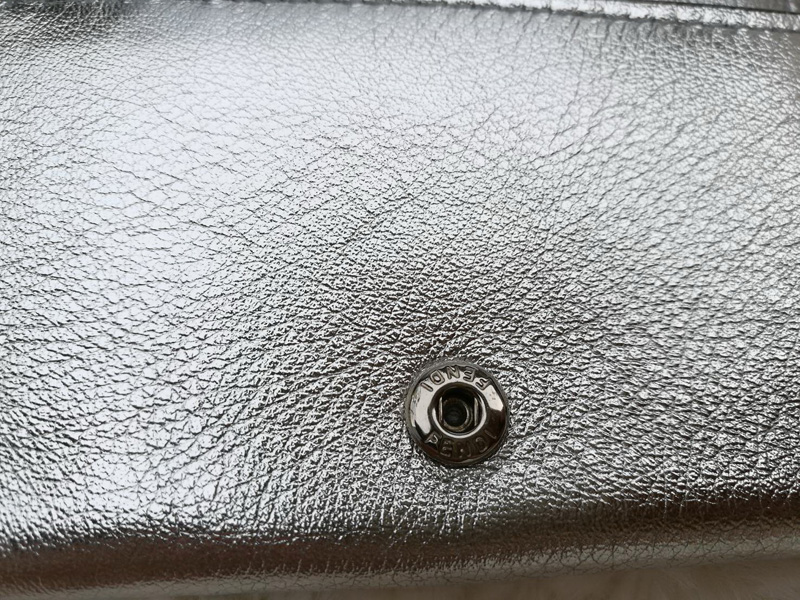 กระเป๋าสตางค์ FENDI MICRO F IS FENDI TRIFOLD WALLET