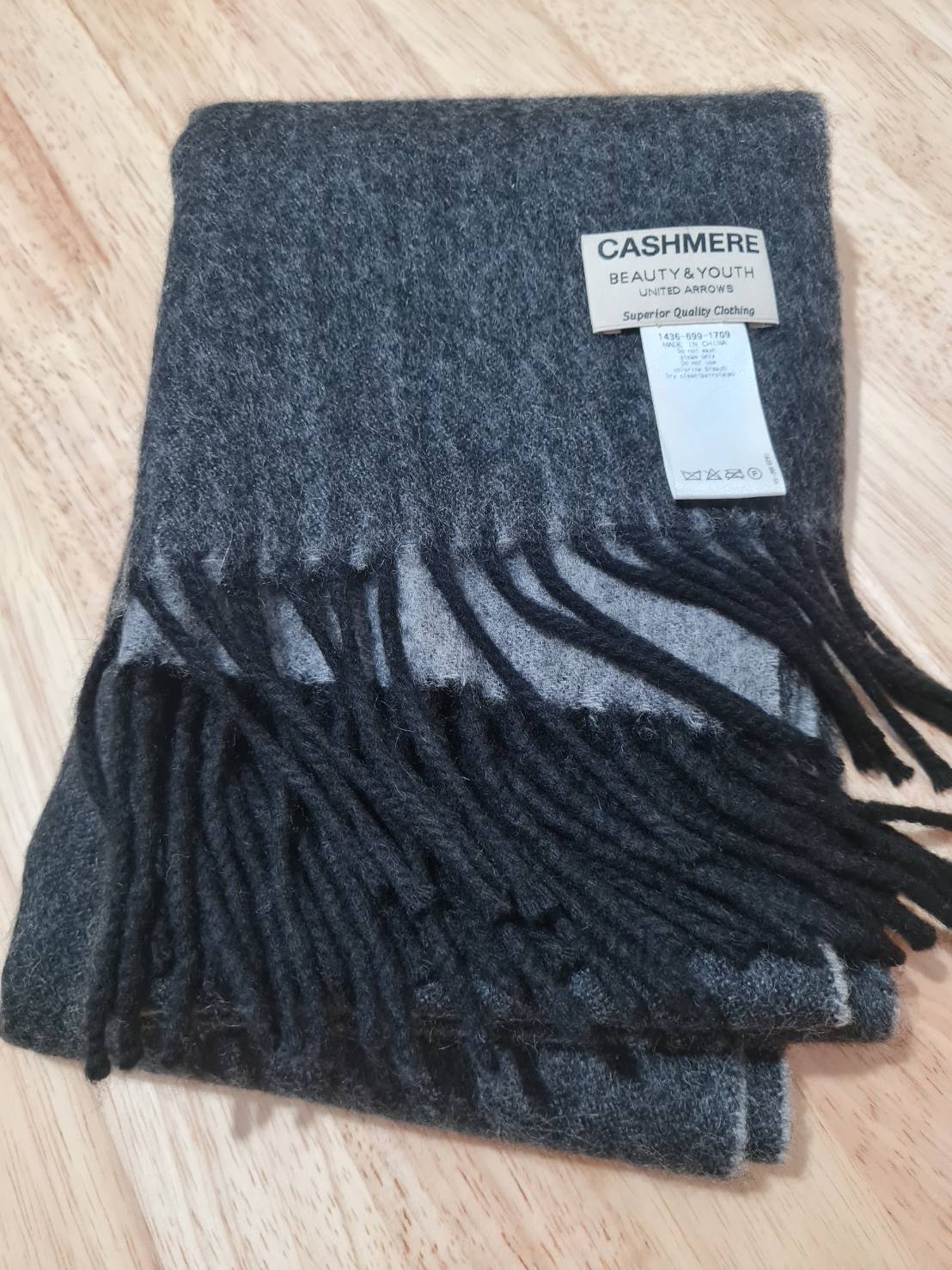 ผ้าพันคอ BEAUTY&YOUTH Cashmere (มือ1) นุ่มมาก