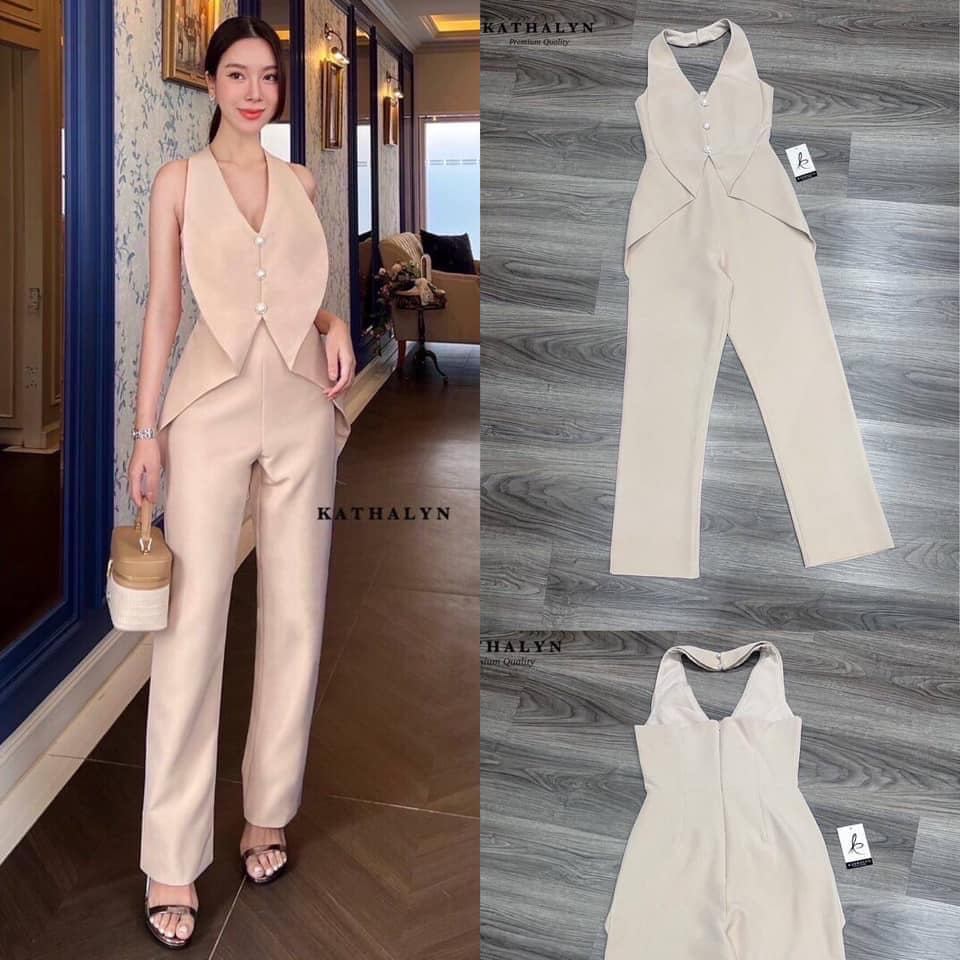 จั๊มสูทกางเกงขายาว แขนกุดคอวี ทรงพอดีตัวใส่กำลังสวย ใส่สบาย สินค้าคุณภาพ (พร้อมส่ง)