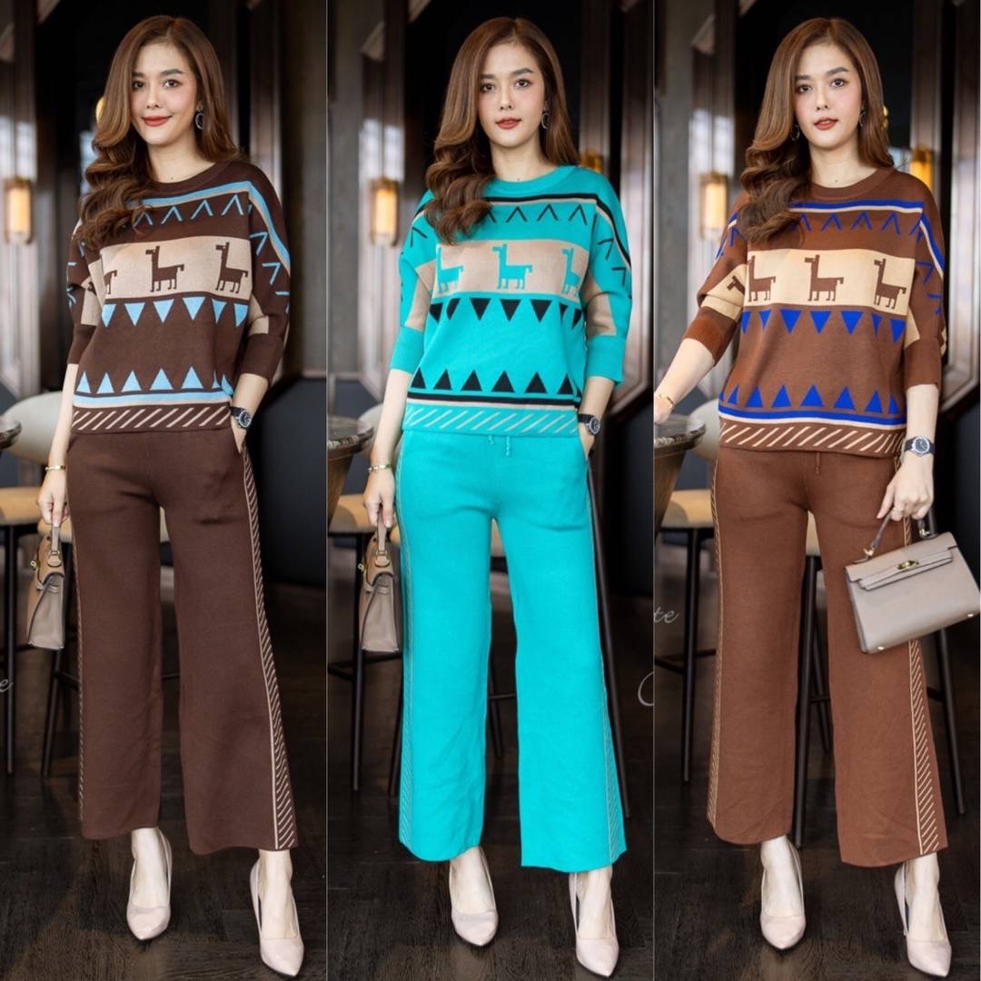 ชุดเซ็ทไหมพรมเนื้อหนาเกรดพรีเมี่ยม ผ้ายืดได้ทั้งตัว เนื้อผ้านุ่มผ้าดีมากค่ะ มาพร้อมงานทอทั้งตัวลายสวย เสื้อทรงคางคาว กางเกงมีเชือกรูปปรับขนาดได้ค่ะ ใส่สบาย : สินค้าคุณภาพ (พร้อมส่ง)